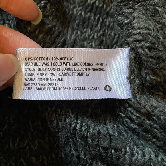 Mossimo Sweater | V-Neck | Grey | S | Longer in Back - Picture 6 of 6